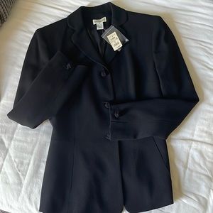 Ann Taylor 100% Wool Blazer with Fabric Covered Buttons  Size 4 NWT